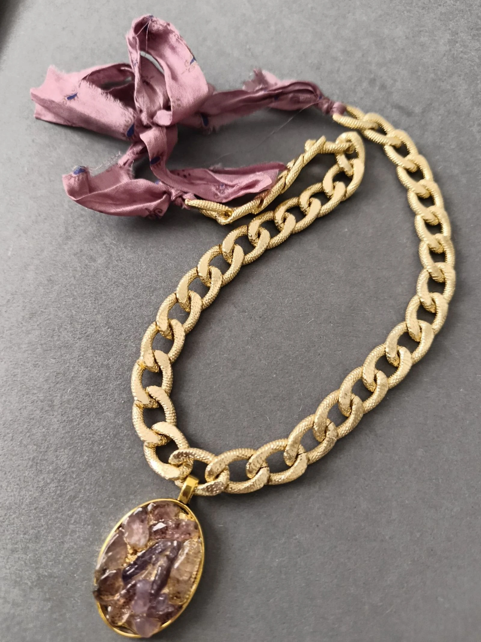 Collier avec amethyste 